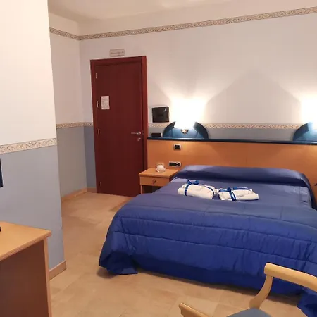 Hotel Santa Lucia 3*